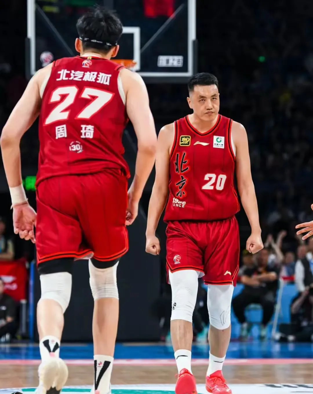 包含足总杯倒计时;北京首钢今晚复出首秀;细节引发关注;赛场秩序良好;年轻球员得到机会的词条 包含足总杯倒计时;北京首钢今晚复出首秀;细节引发关注;赛场秩序良好;年轻球员得到机会的词条